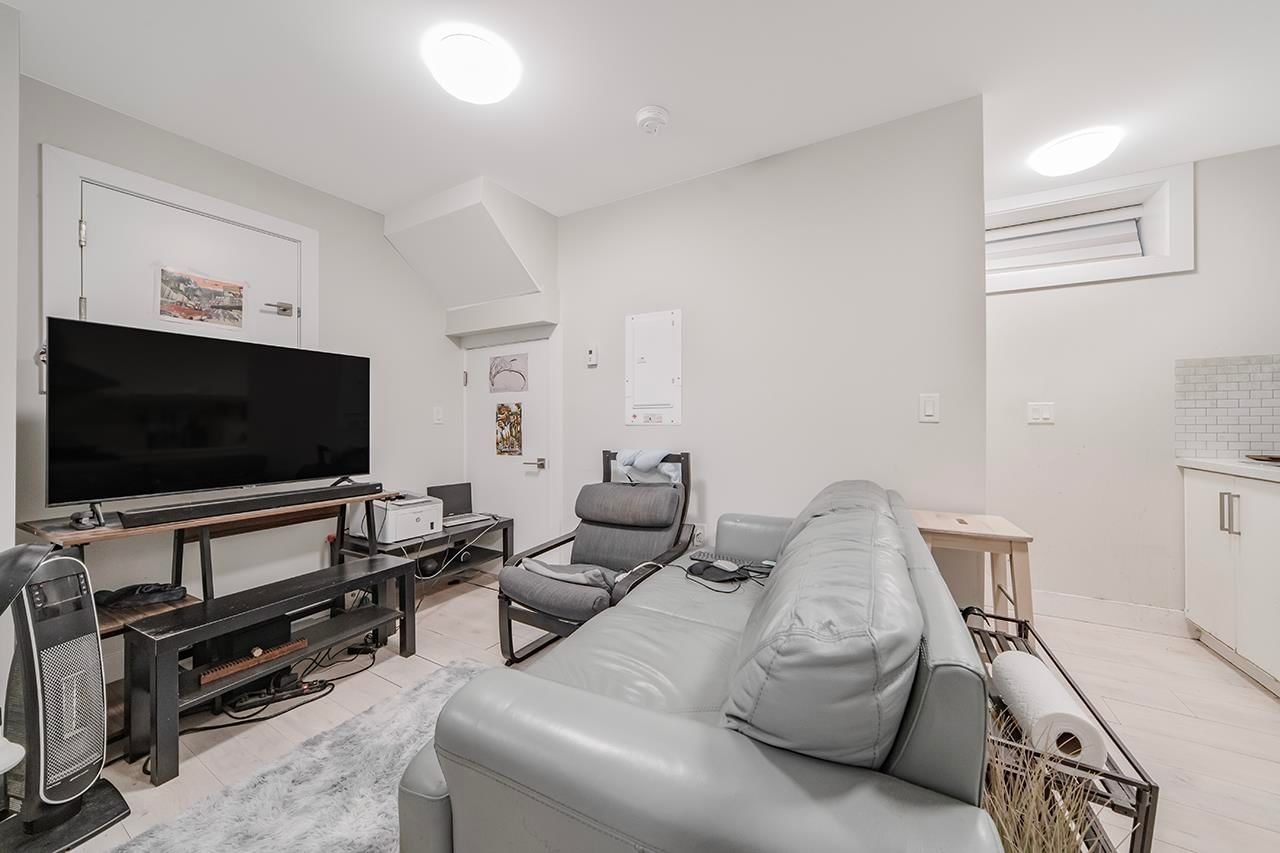 Listing Image 15