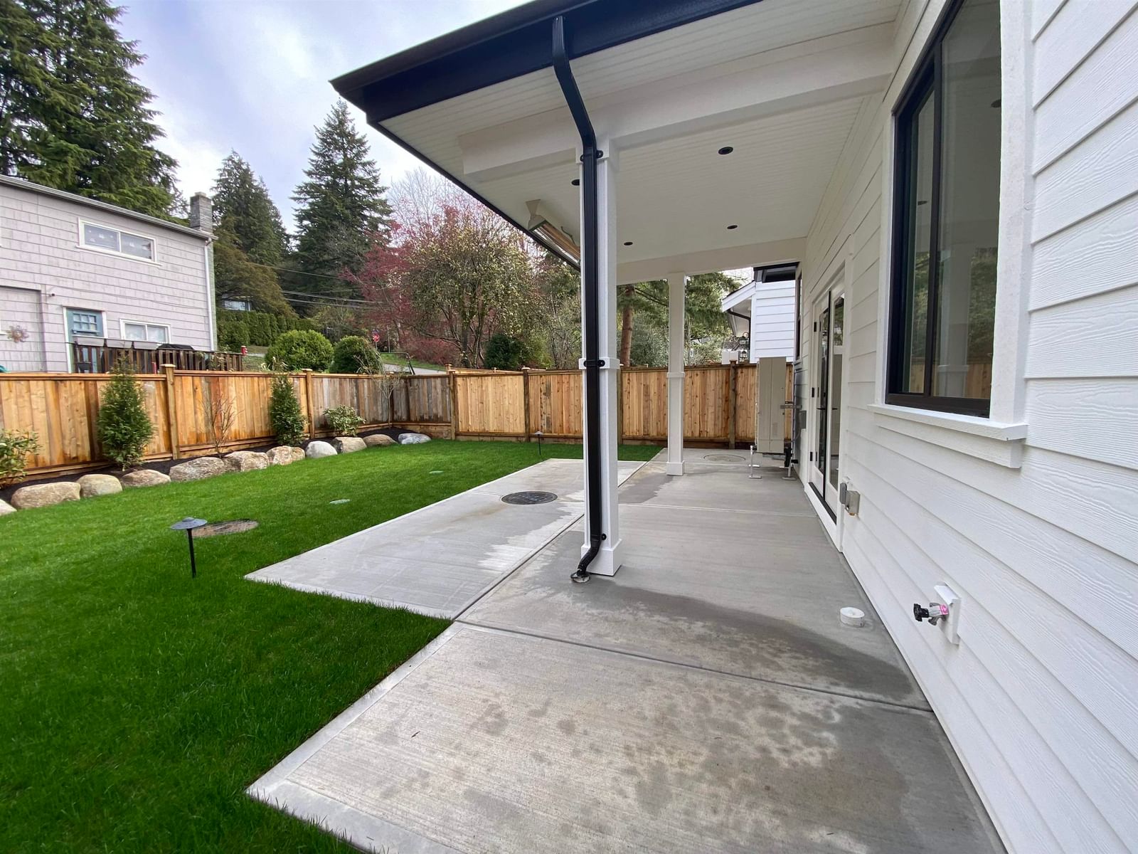 Listing Image 14