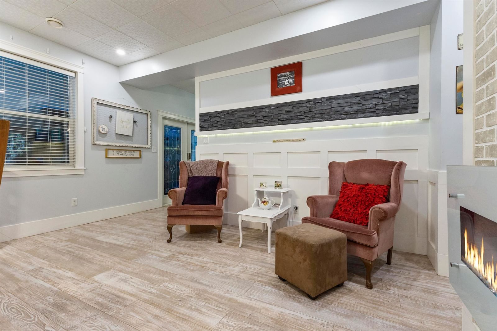 Listing Image 18