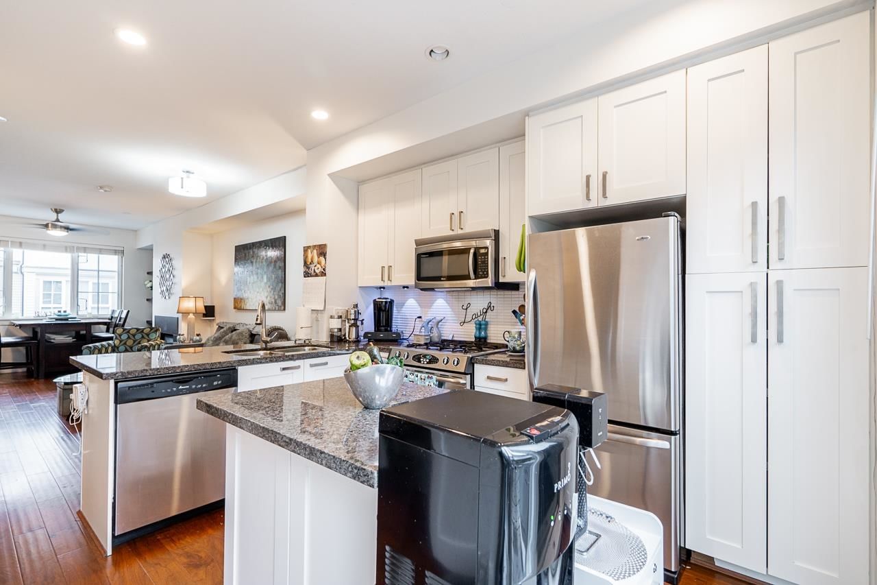 Listing Image 12