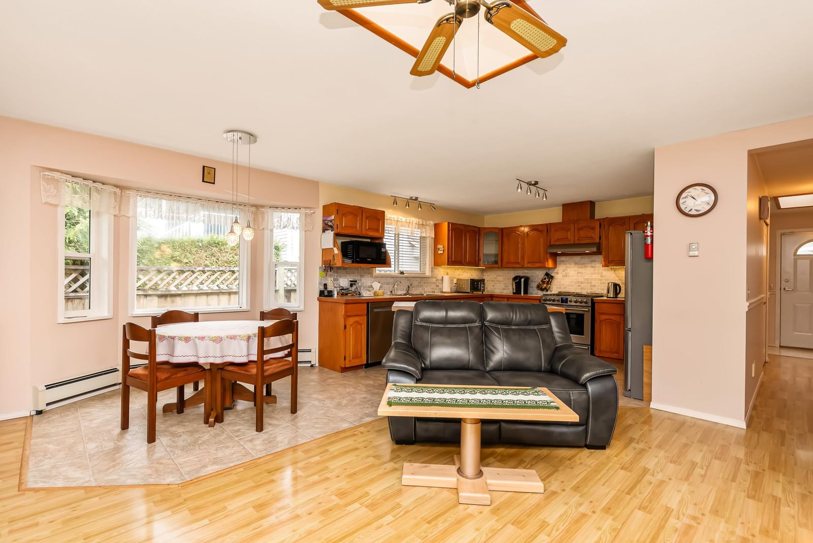 Listing Image 15