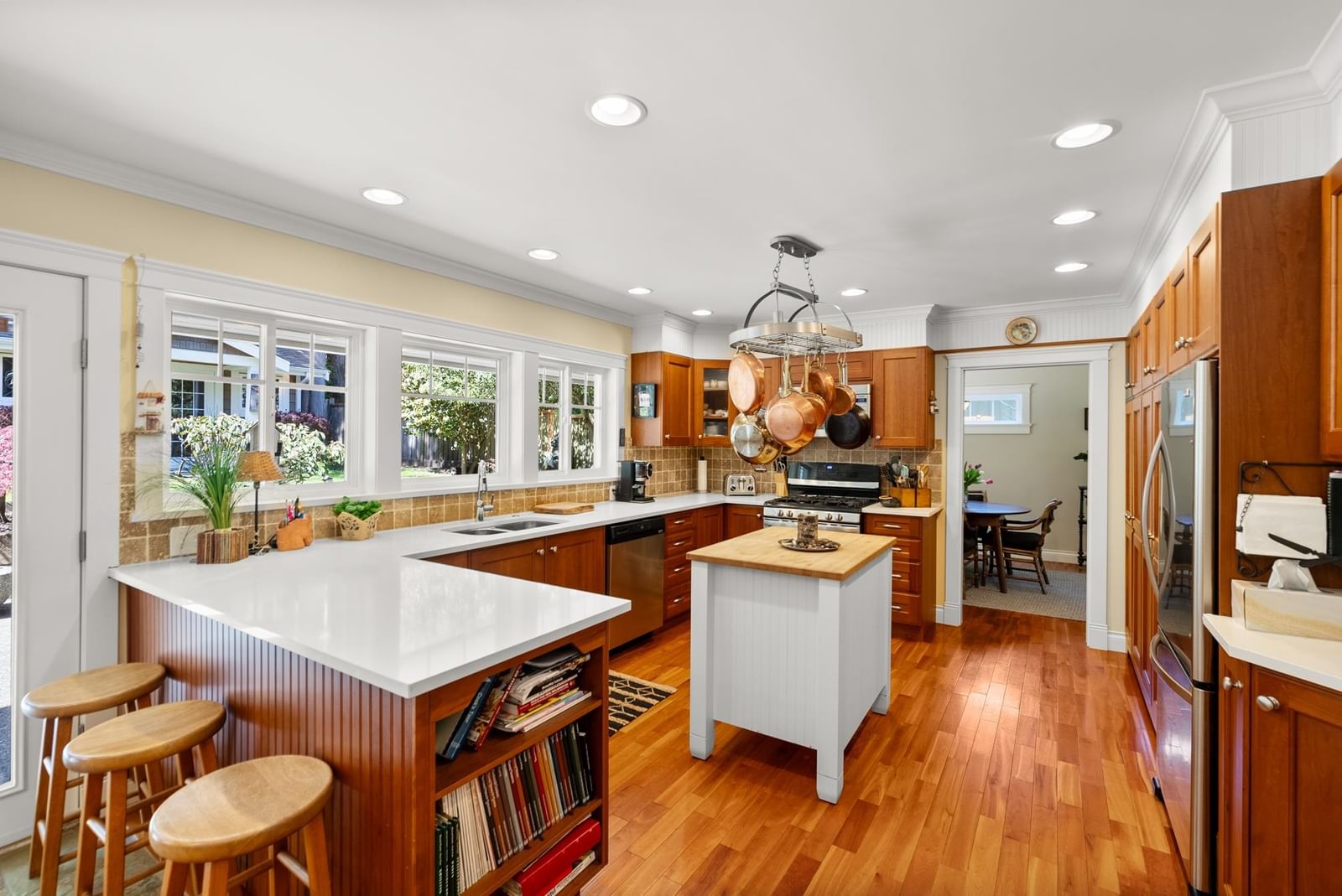 Listing Image 19