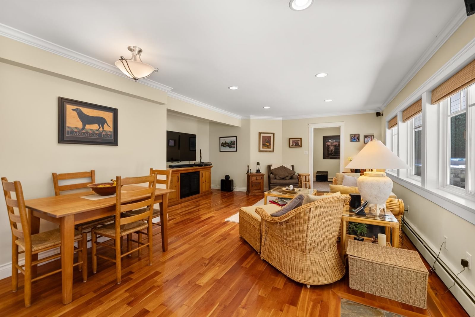 Listing Image 22