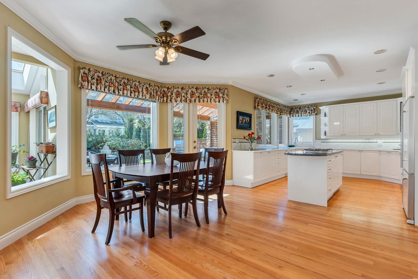 Listing Image 12