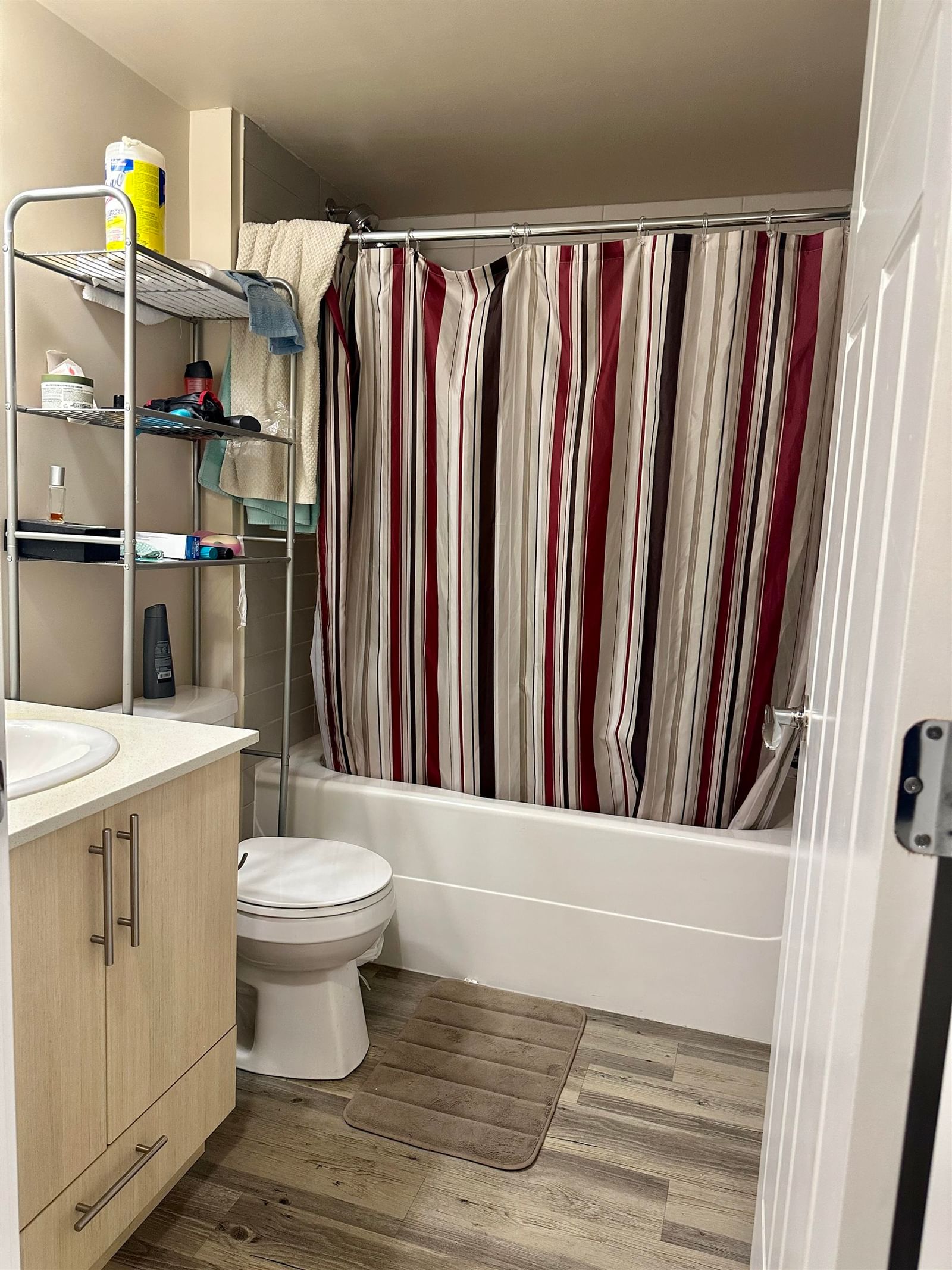 Listing Image 10