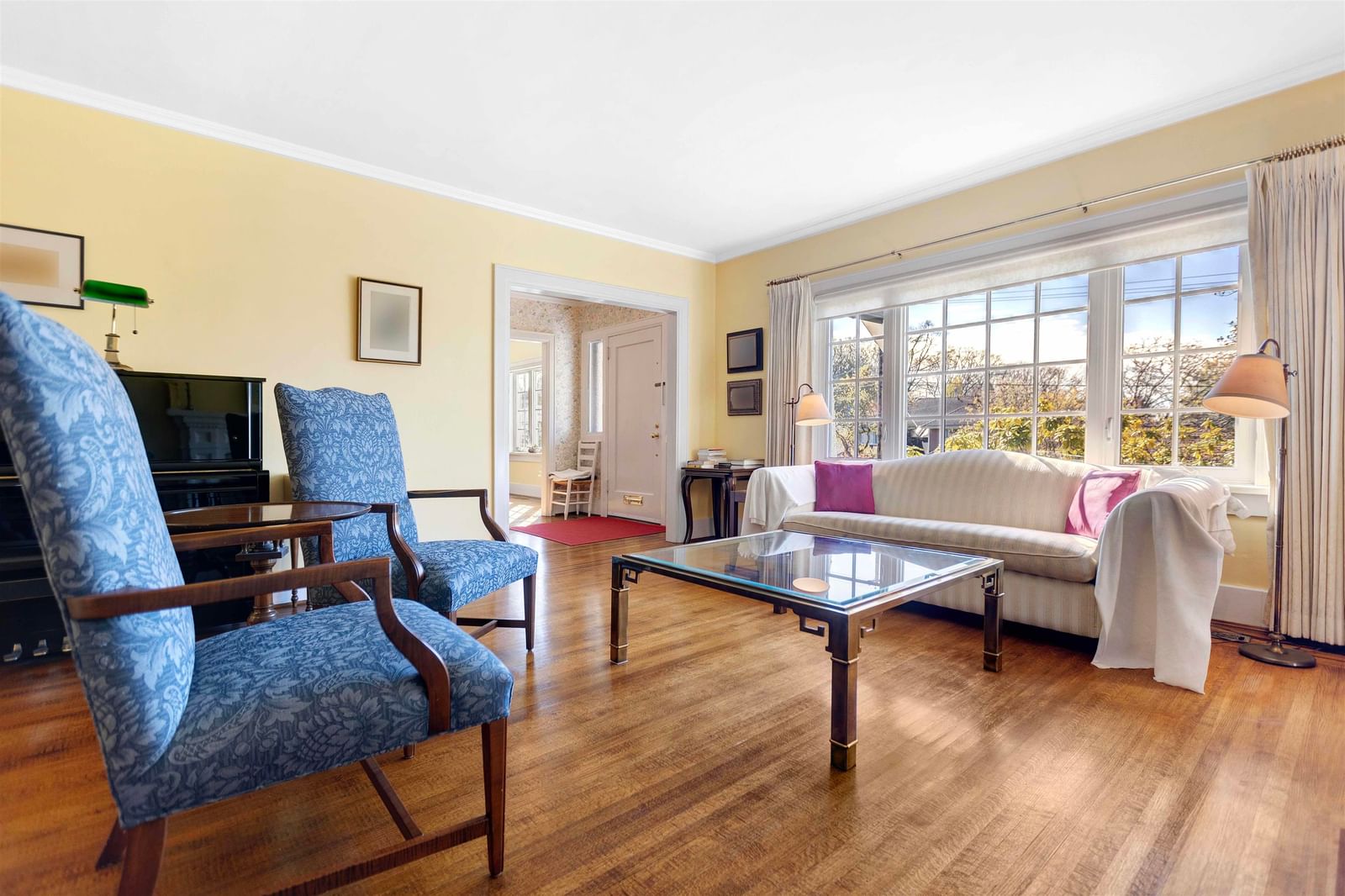 Listing Image 6