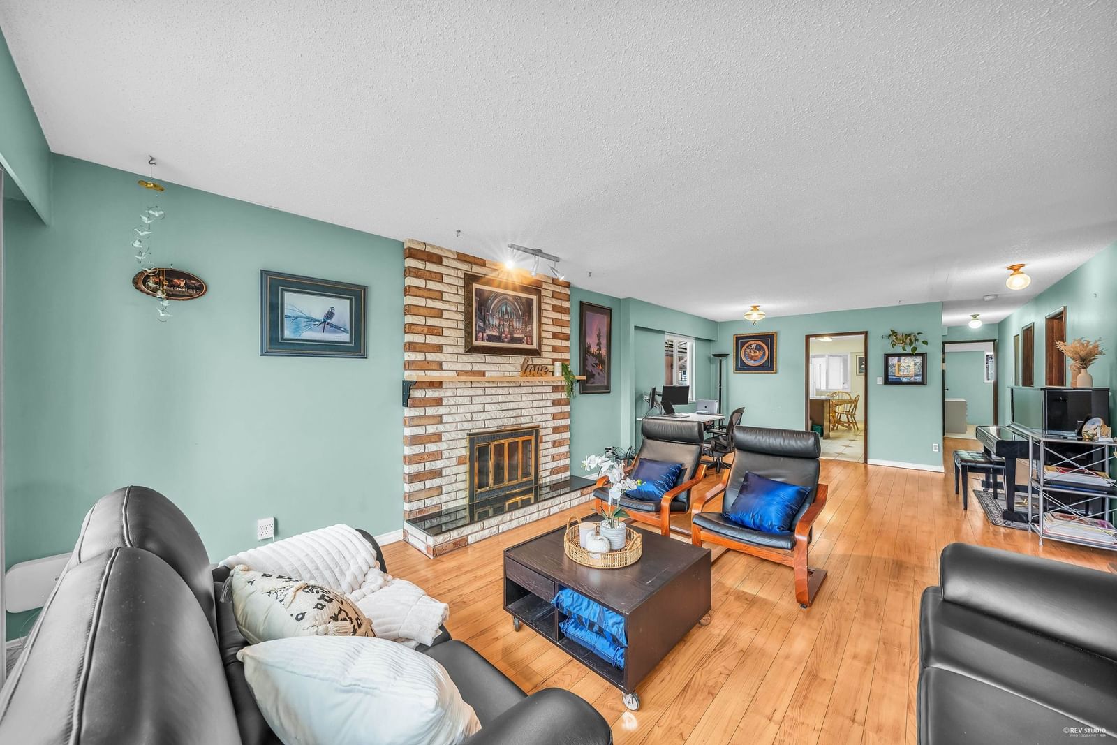 Listing Image 5