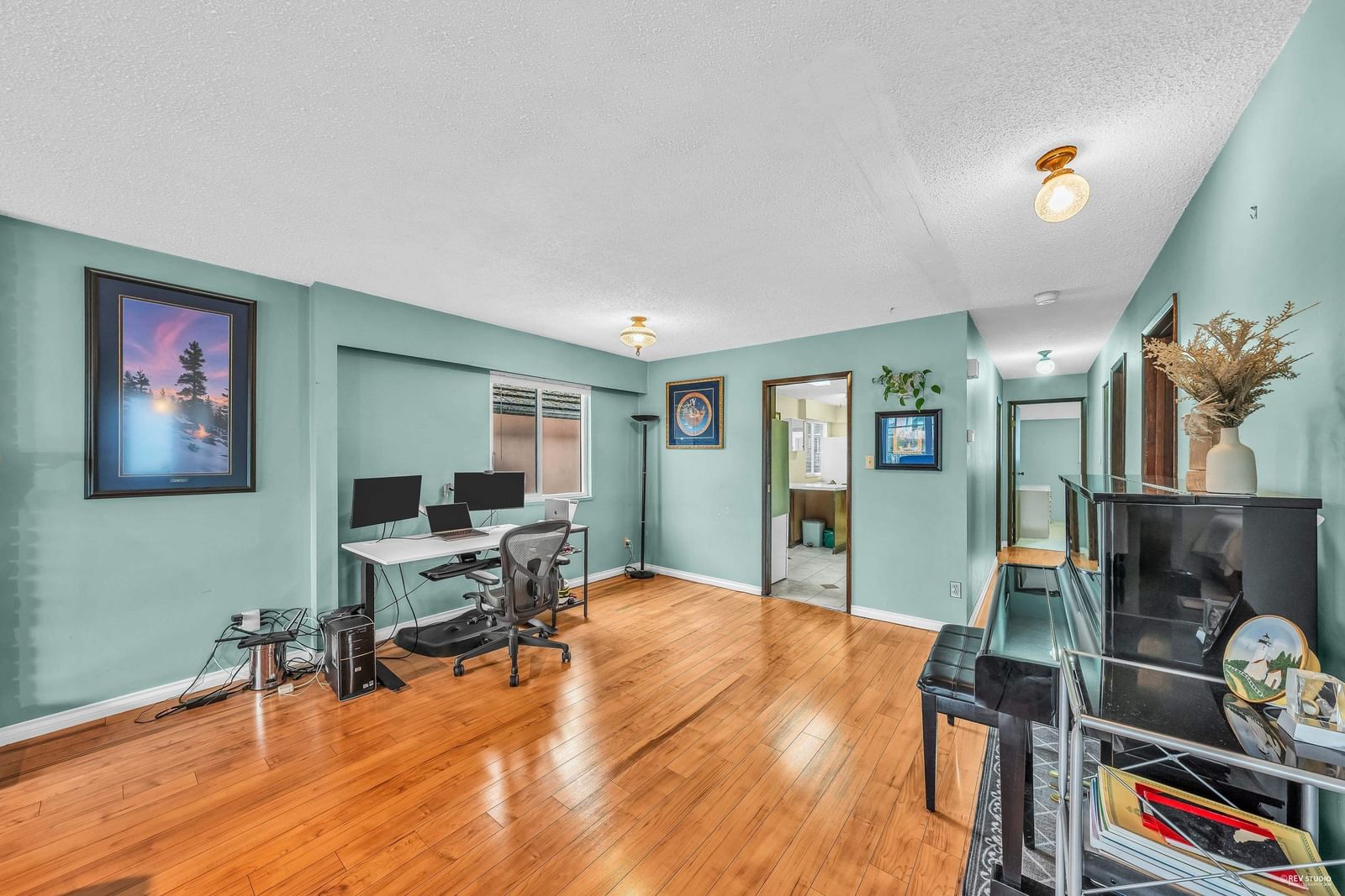 Listing Image 6