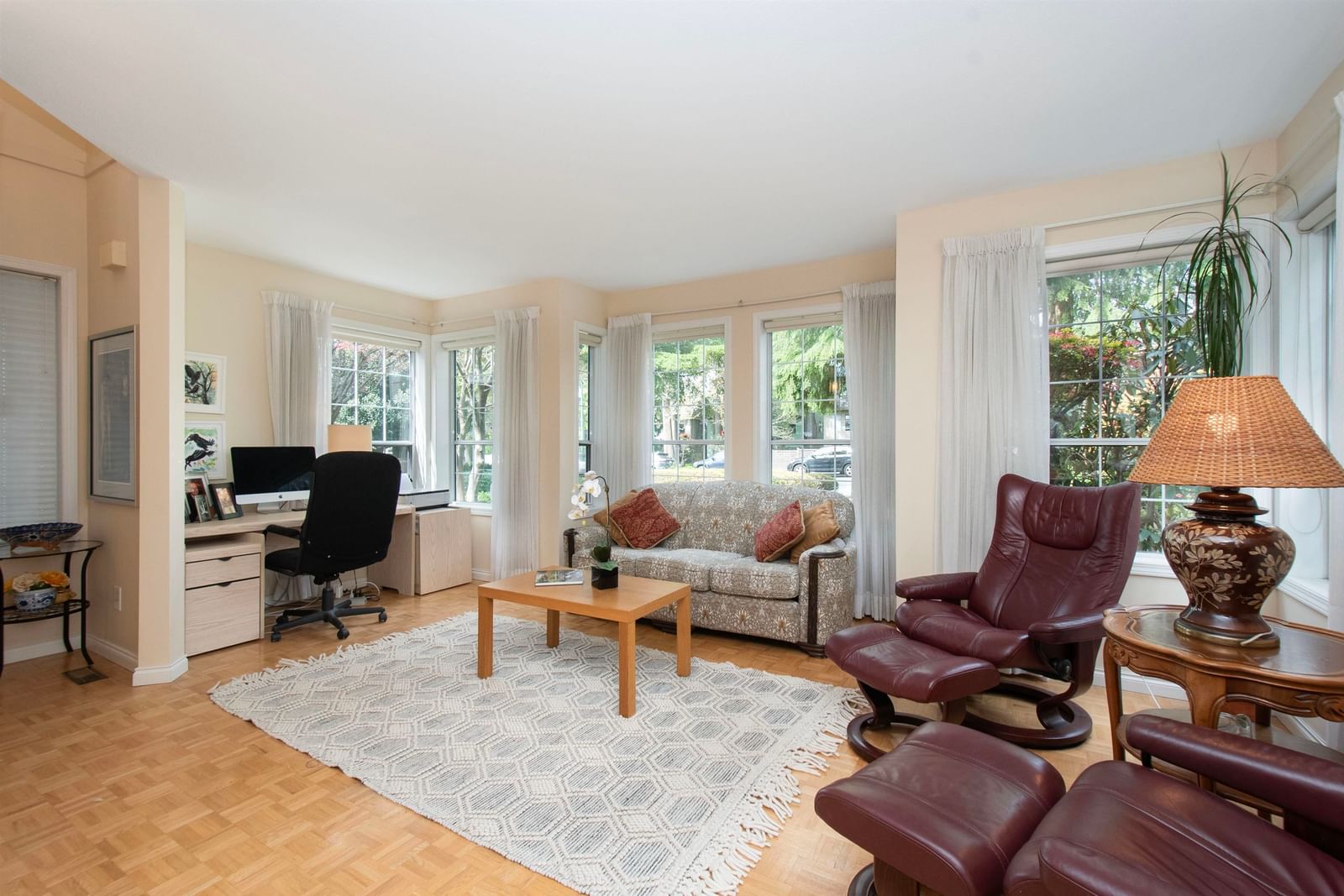 Listing Image 5