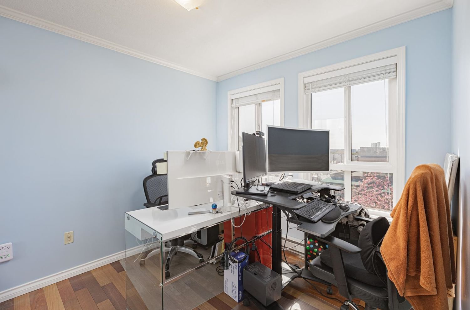 Listing Image 9