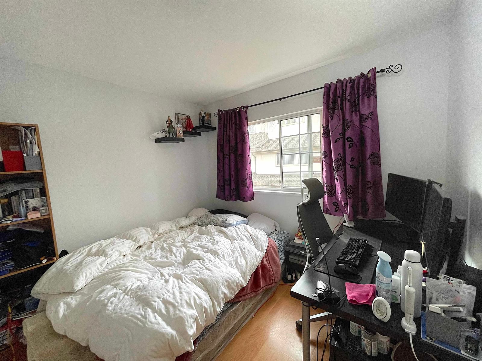 Listing Image 12