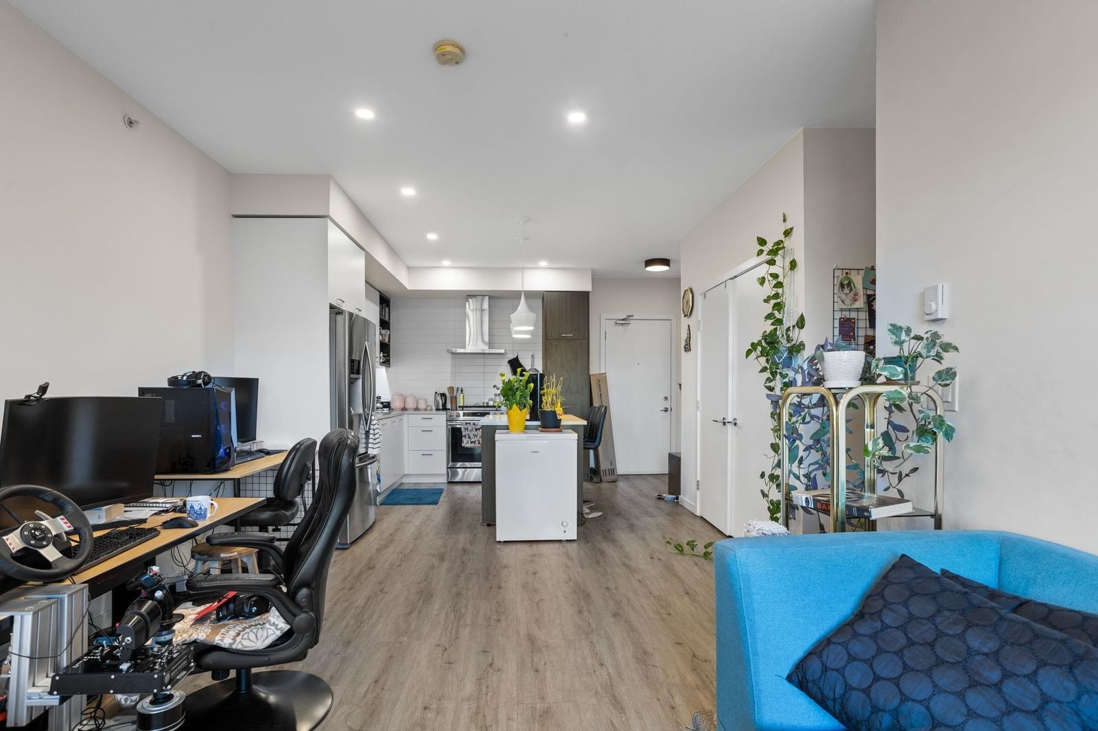 Listing Image 10