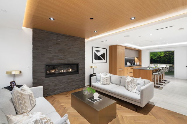3325 Marine Drive
