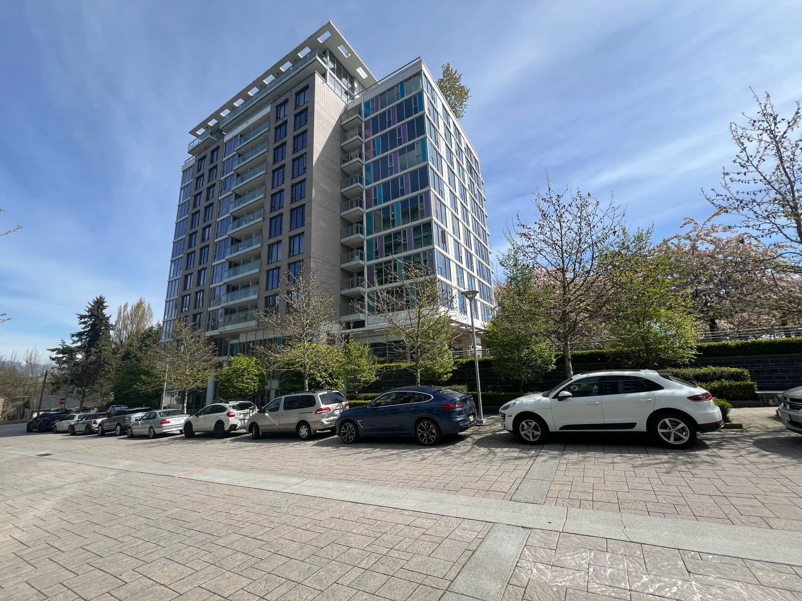 Listing Image 4
