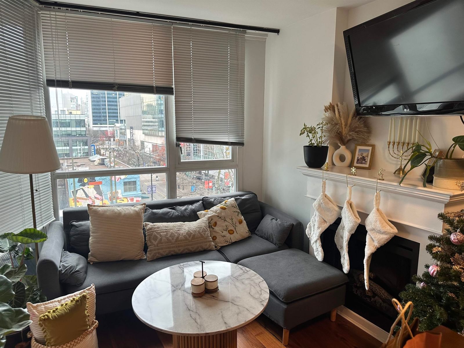 Listing Image 12