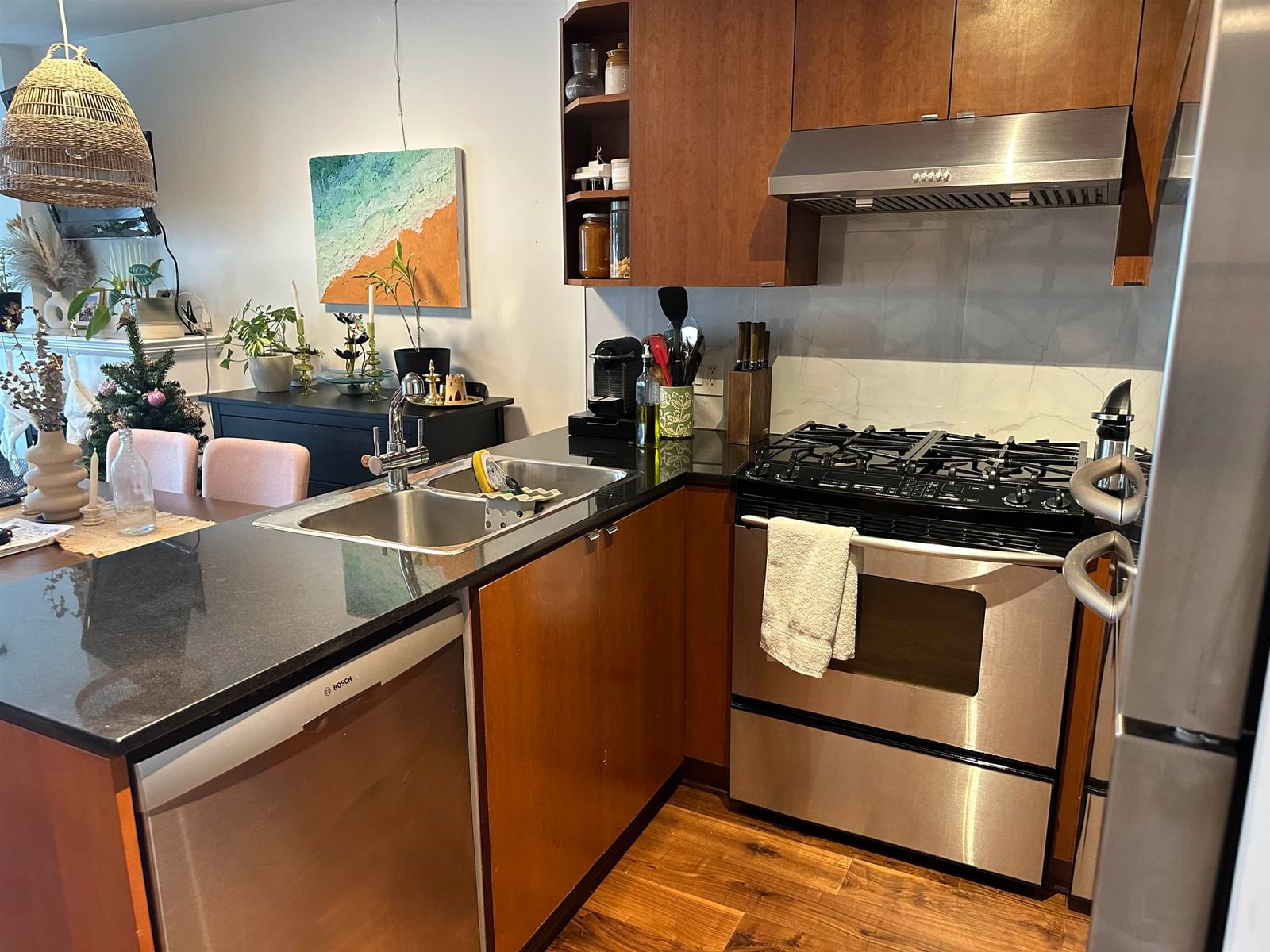 Listing Image 16