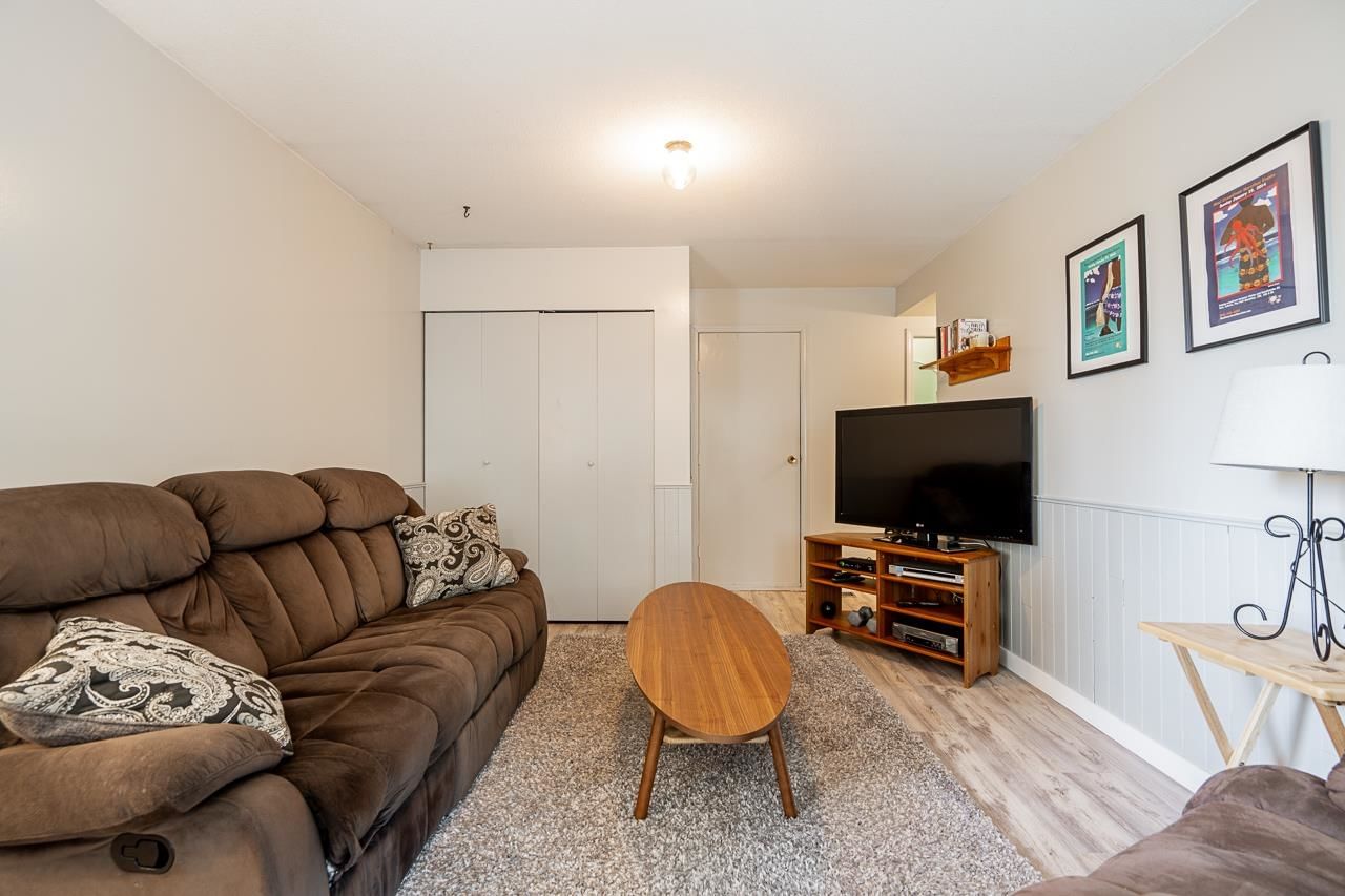 Listing Image 14