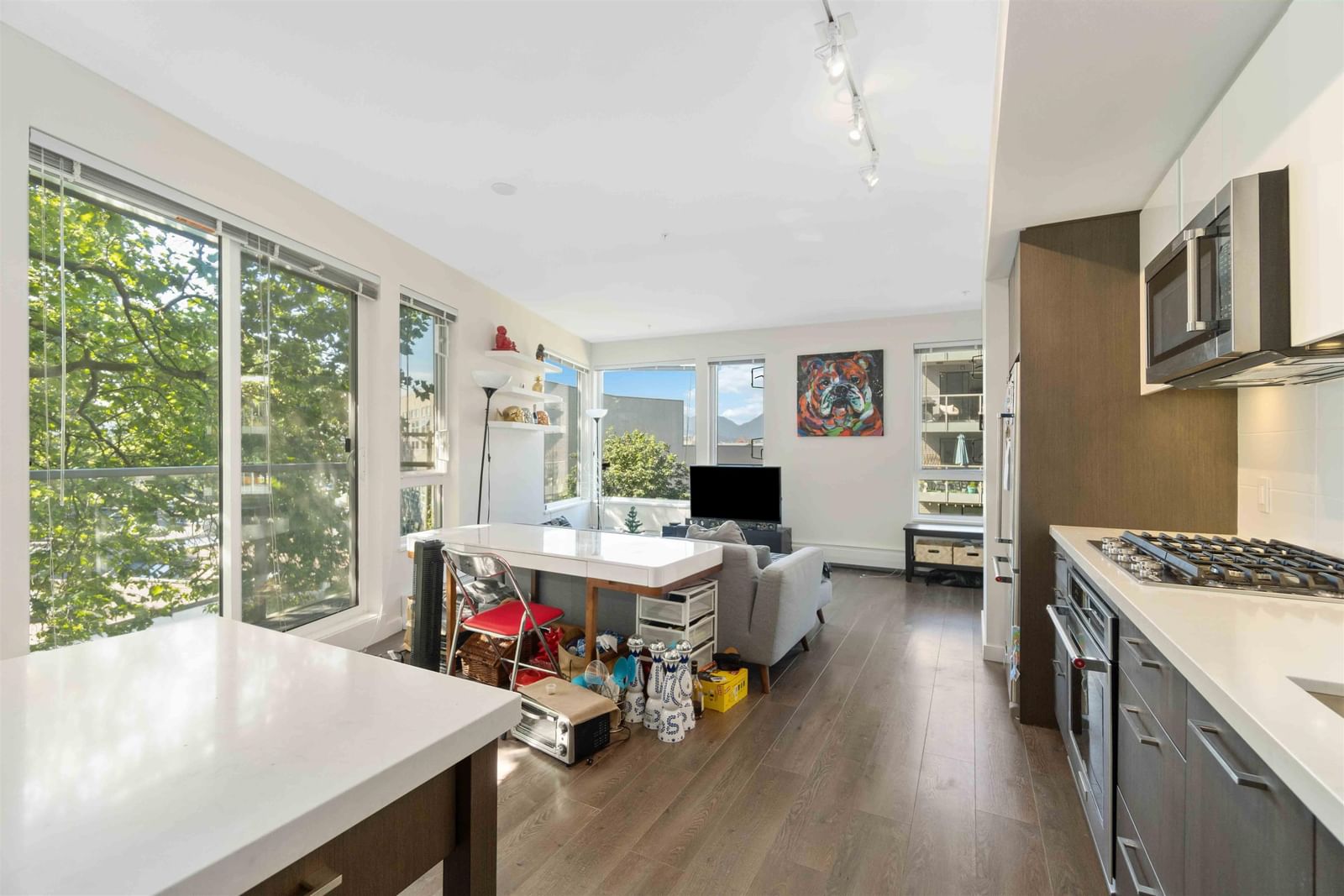 Listing Image 11