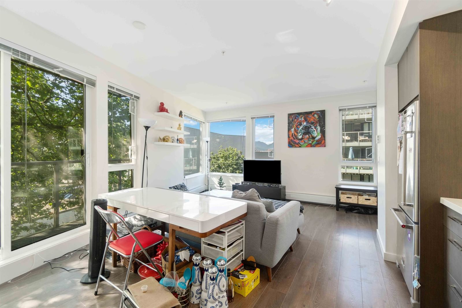 Listing Image 12