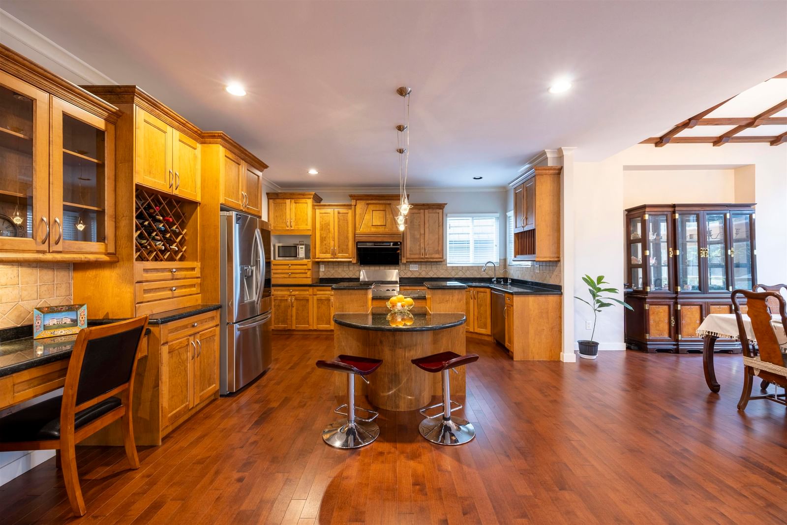 Listing Image 12