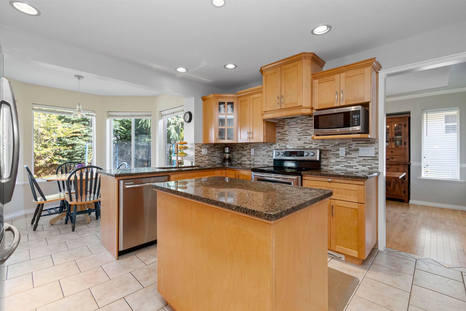 Listing Image 19
