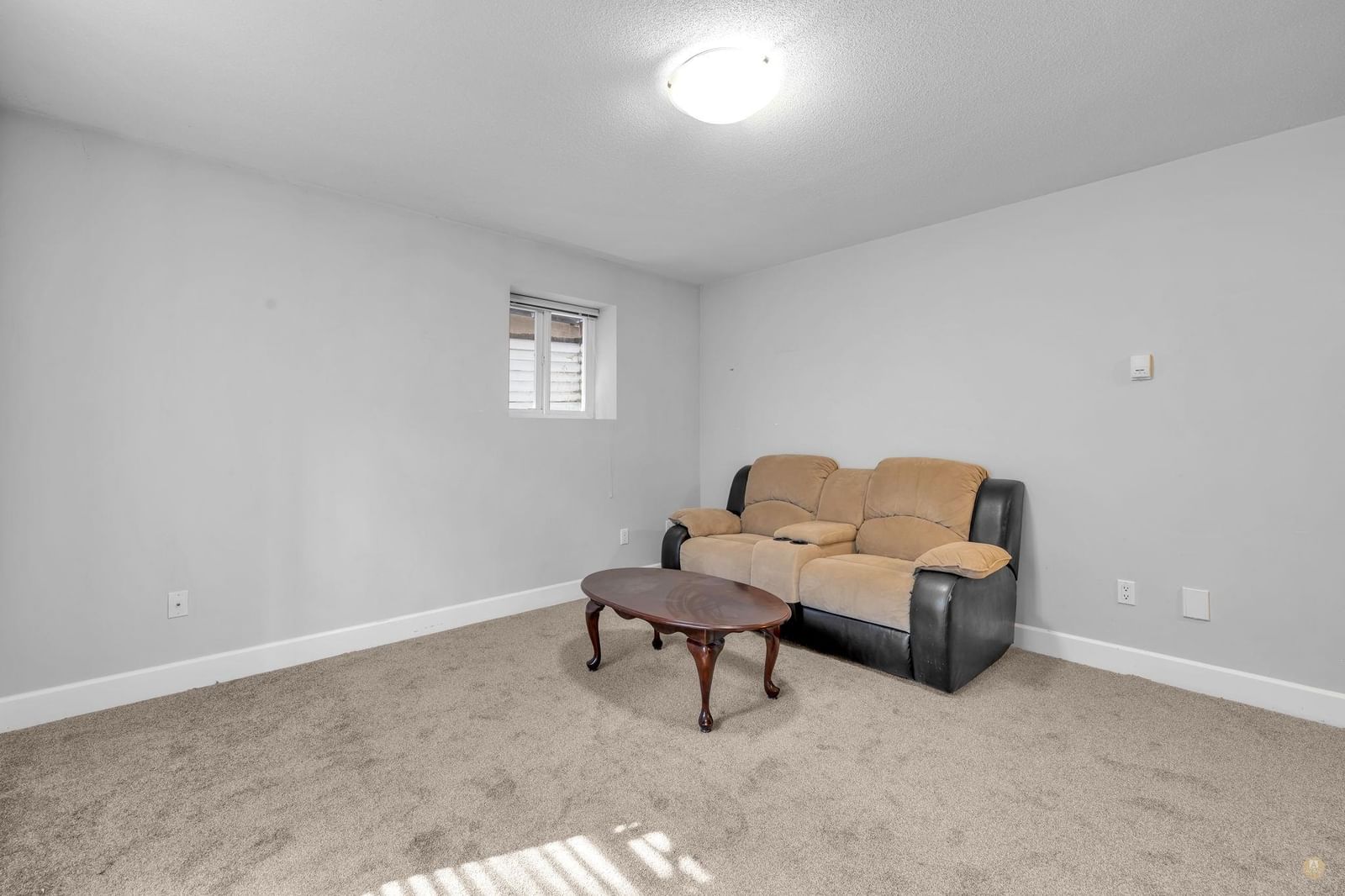 Listing Image 26