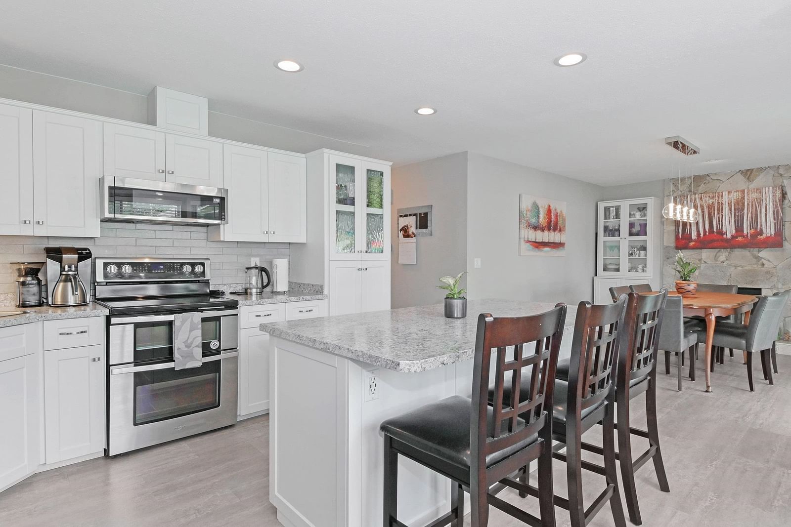 Listing Image 13