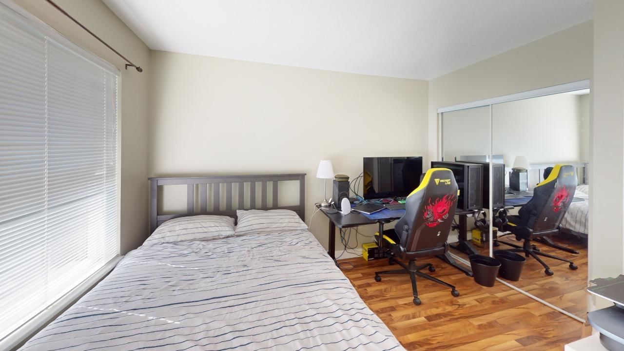 Listing Image 17