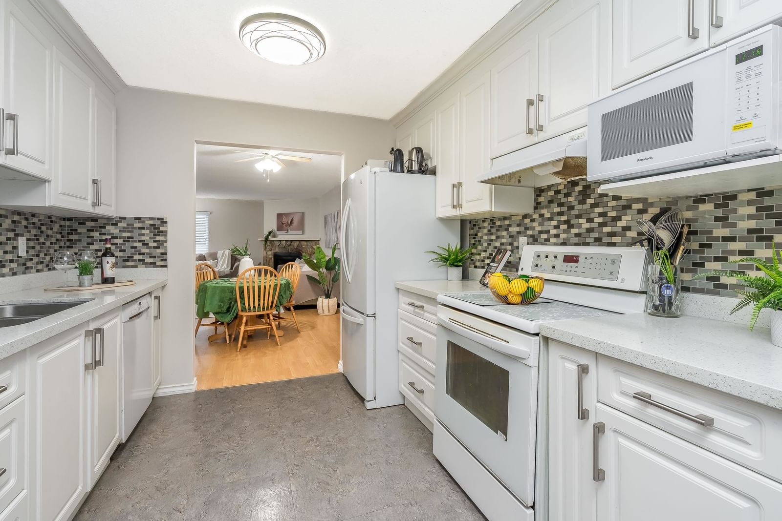 Listing Image 16