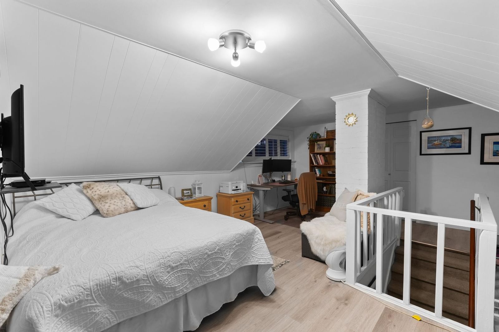 Listing Image 17