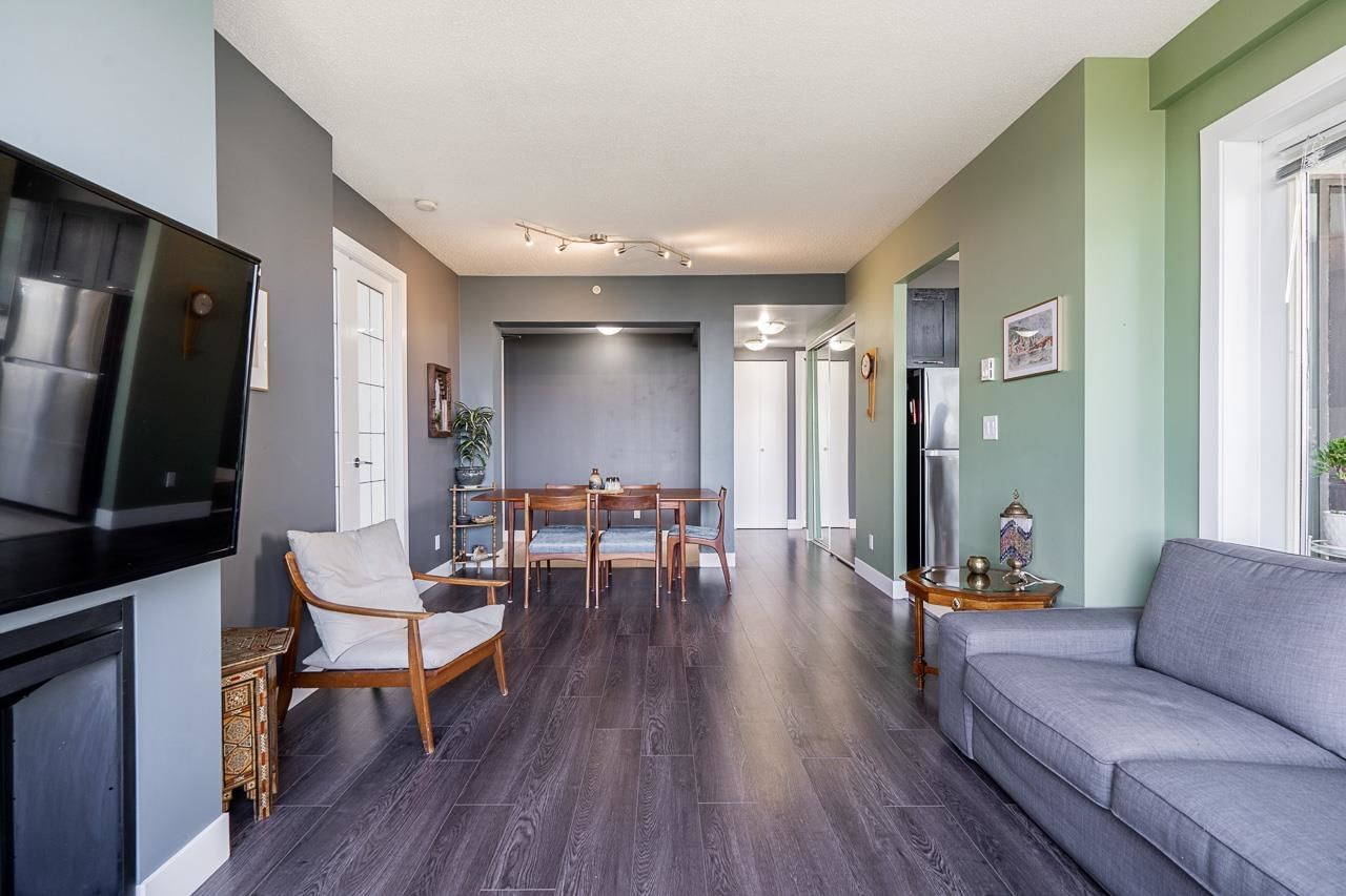 Listing Image 11