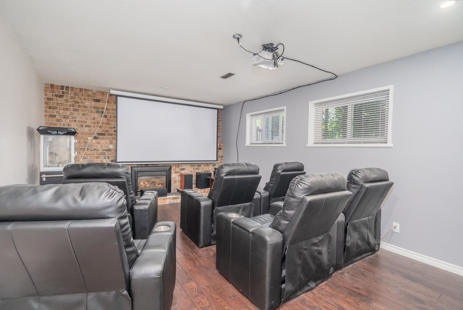 Listing Image 23