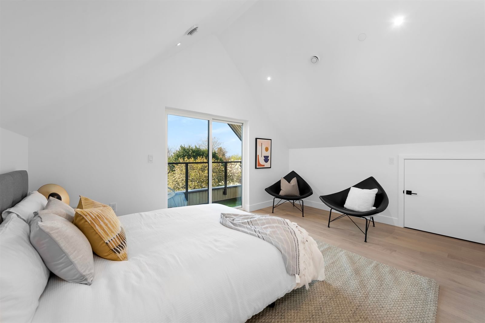 Listing Image 28