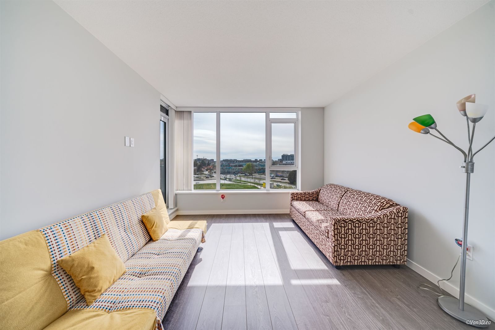 Listing Image 9