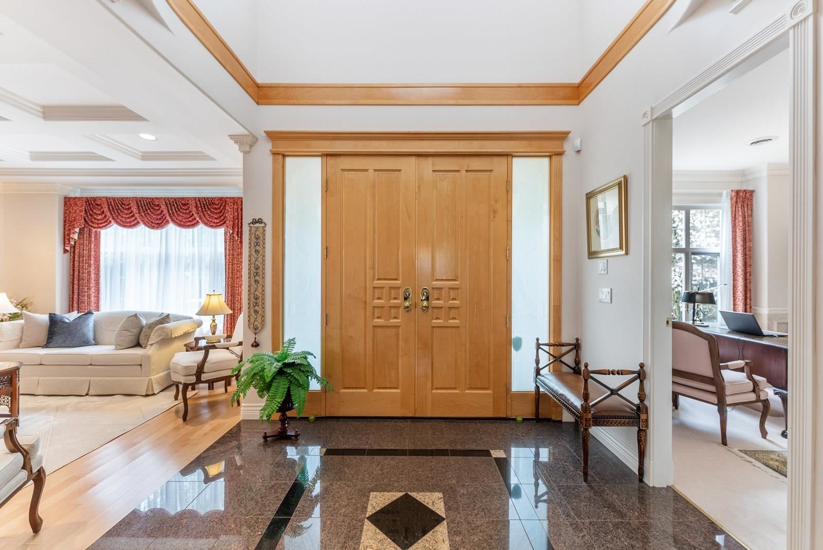 Listing Image 4