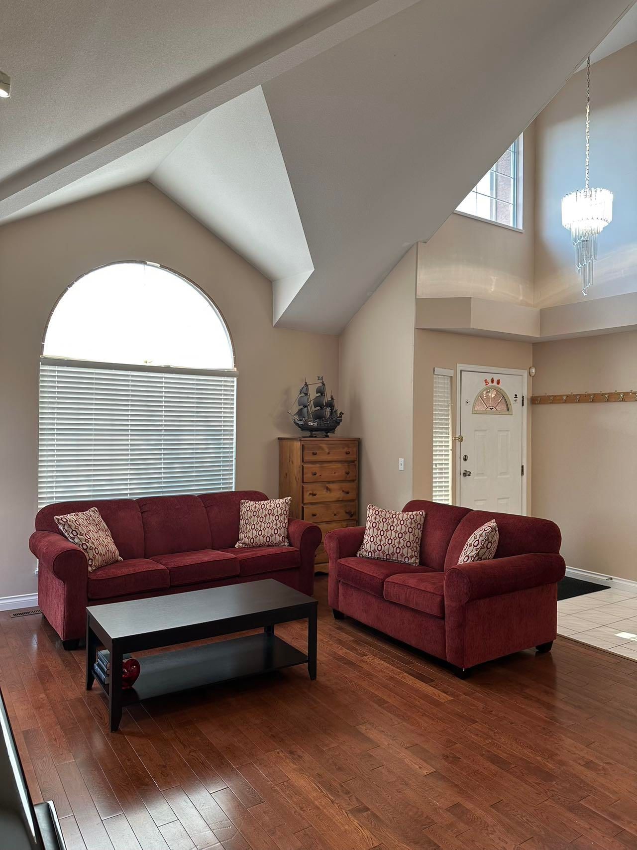 Listing Image 5