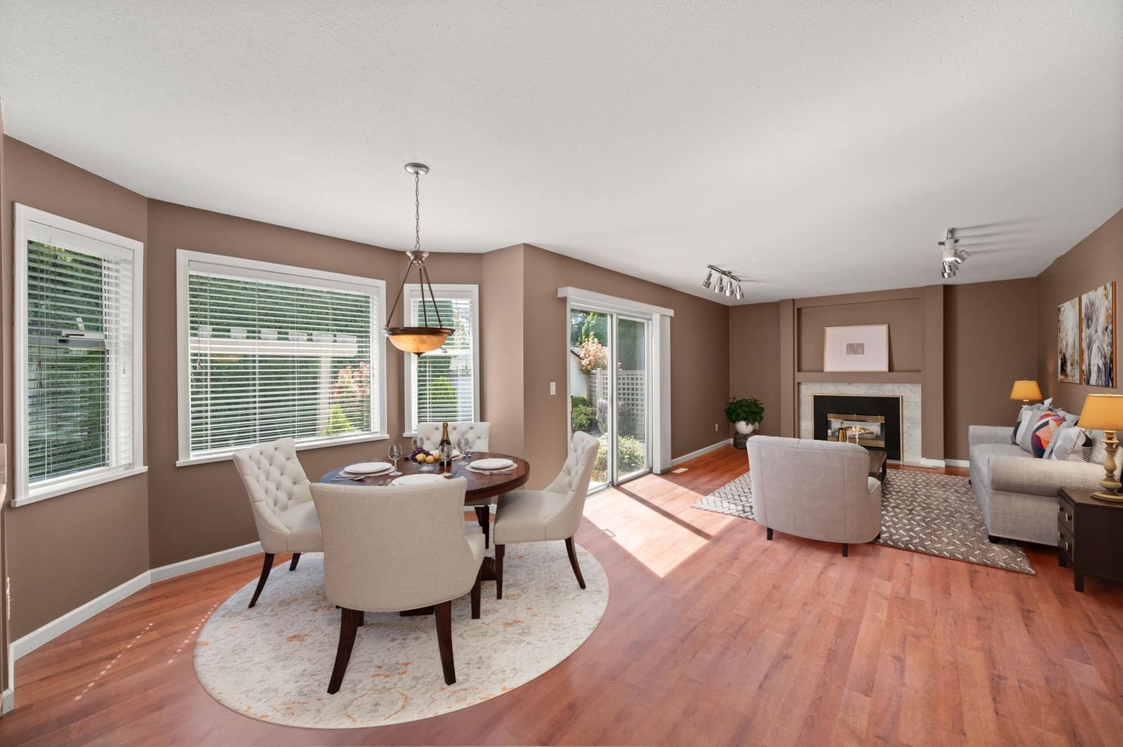 Listing Image 9