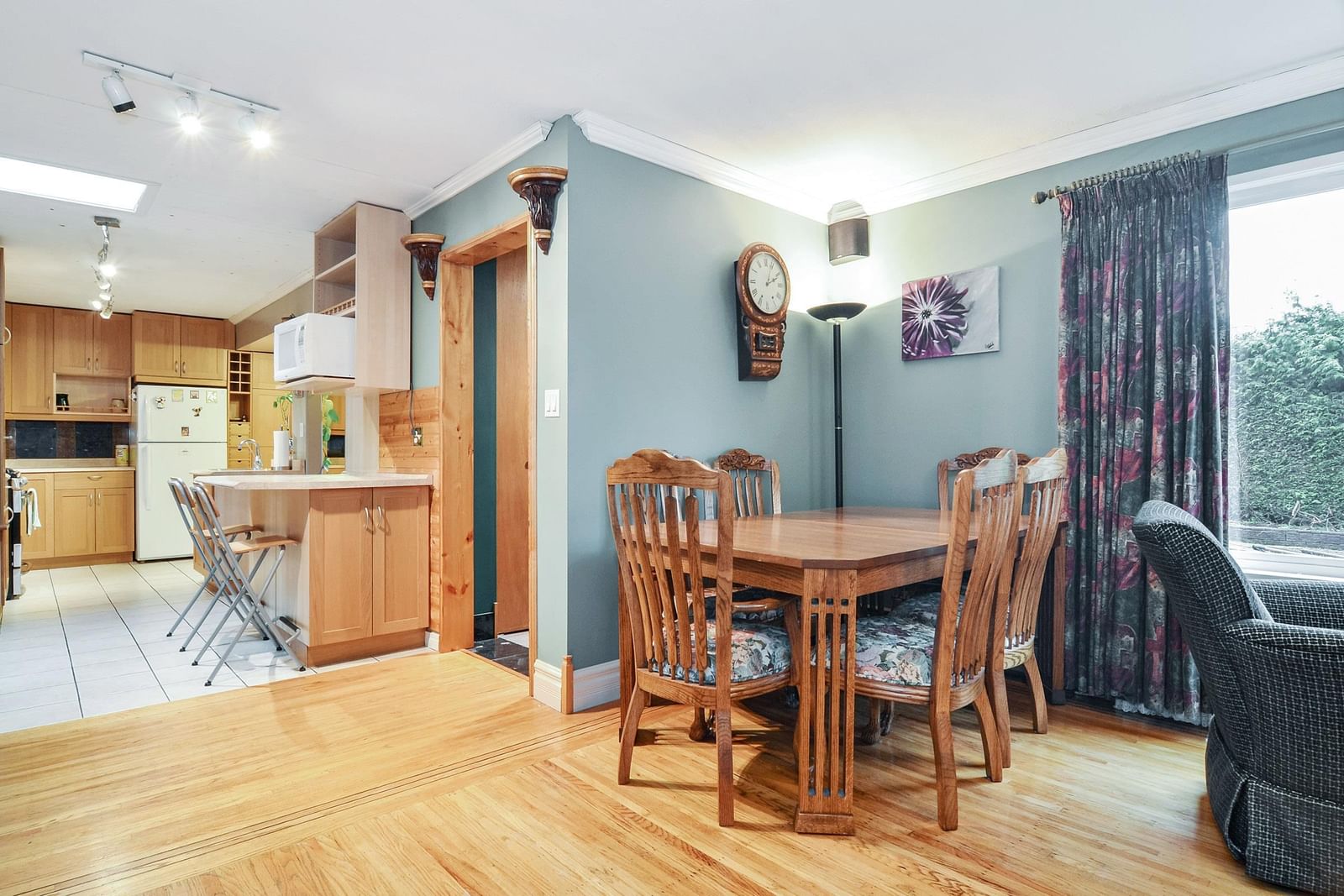 Listing Image 6