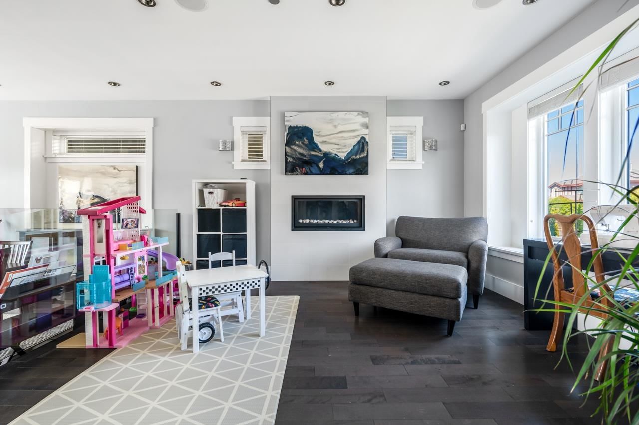 Listing Image 10