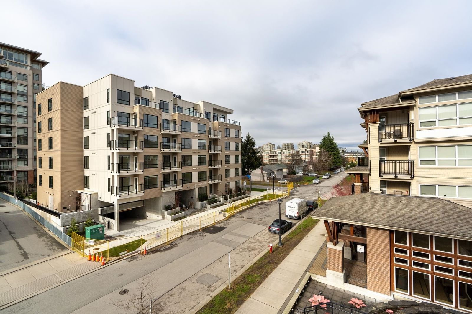 Listing Image 19