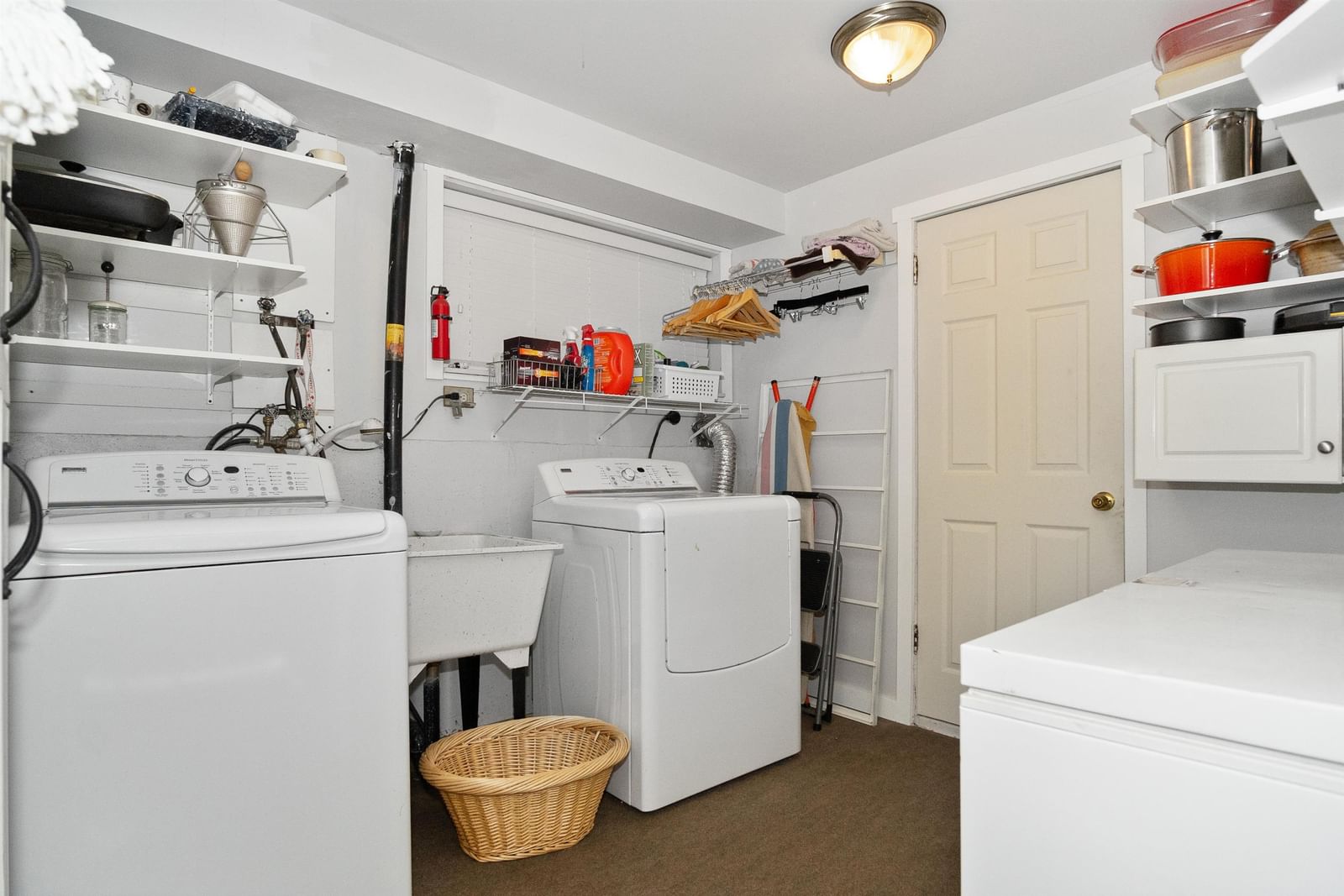 Listing Image 14