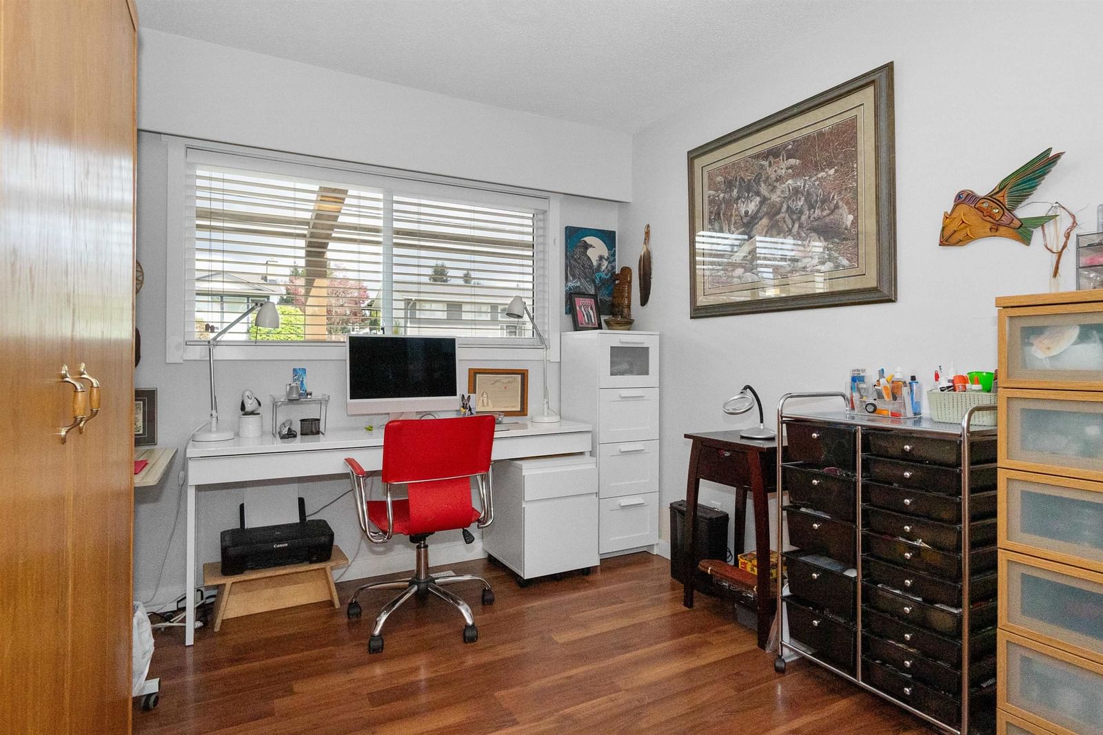 Listing Image 6