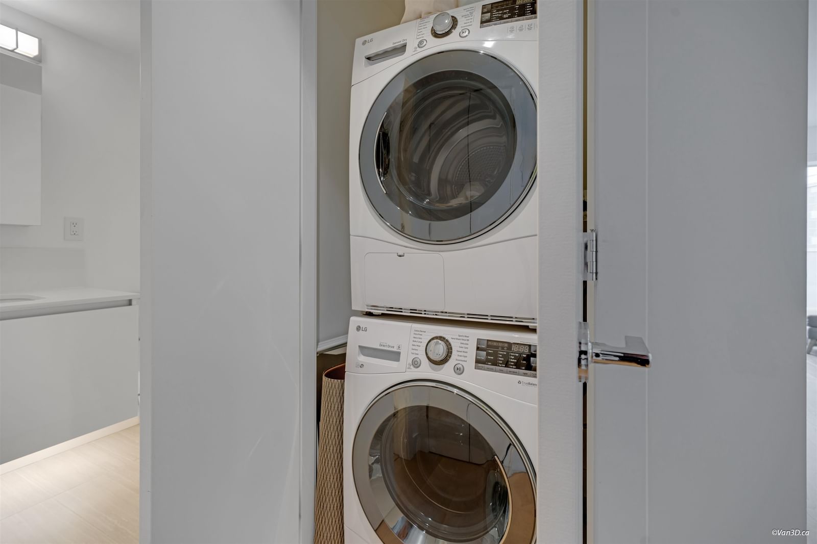 Listing Image 14