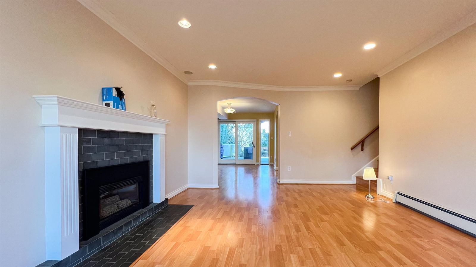 Listing Image 8