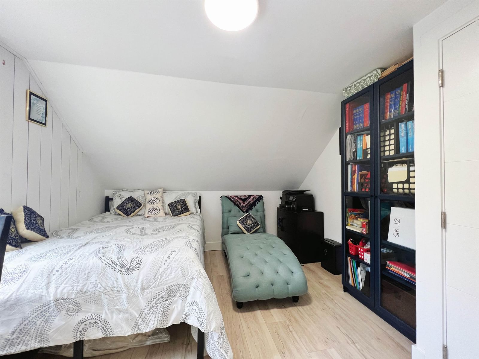 Listing Image 12