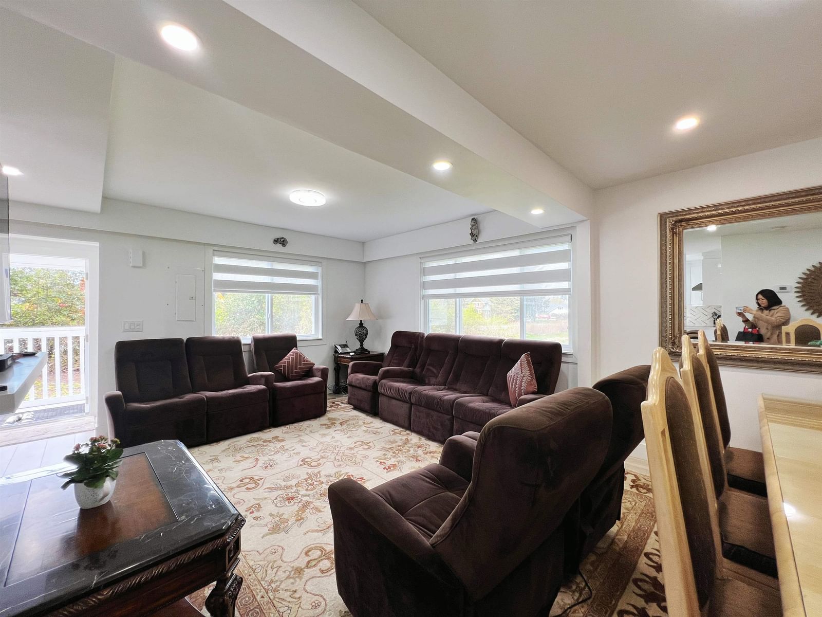Listing Image 4