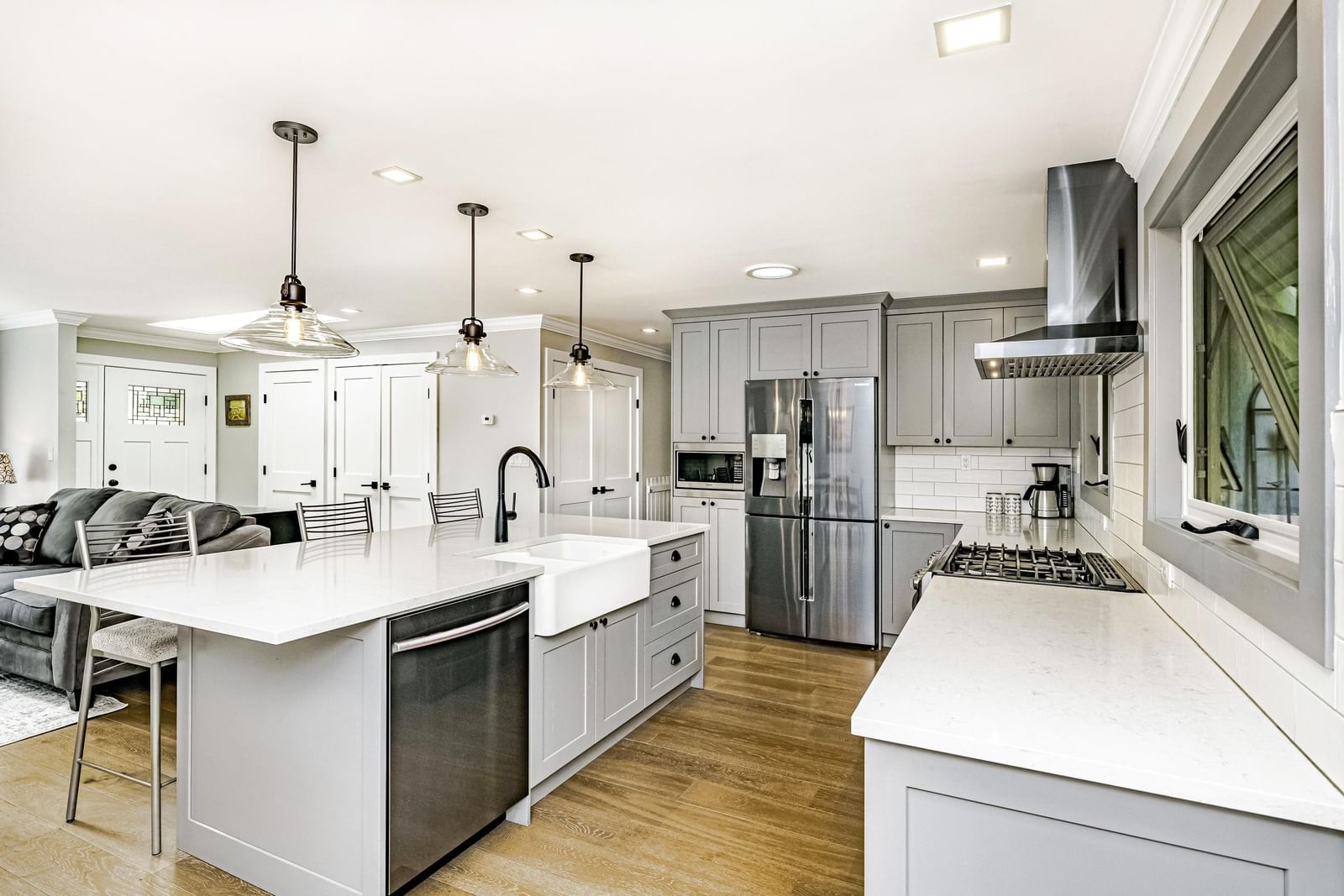 Listing Image 10