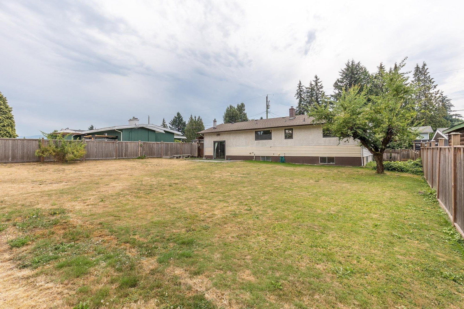 Listing Image 11