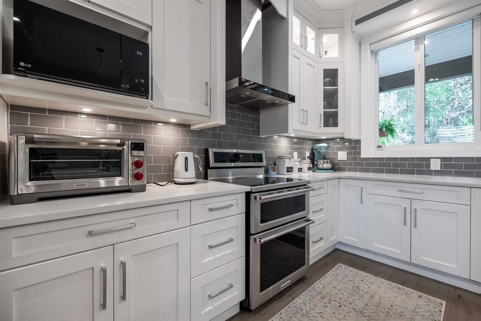 Listing Image 11