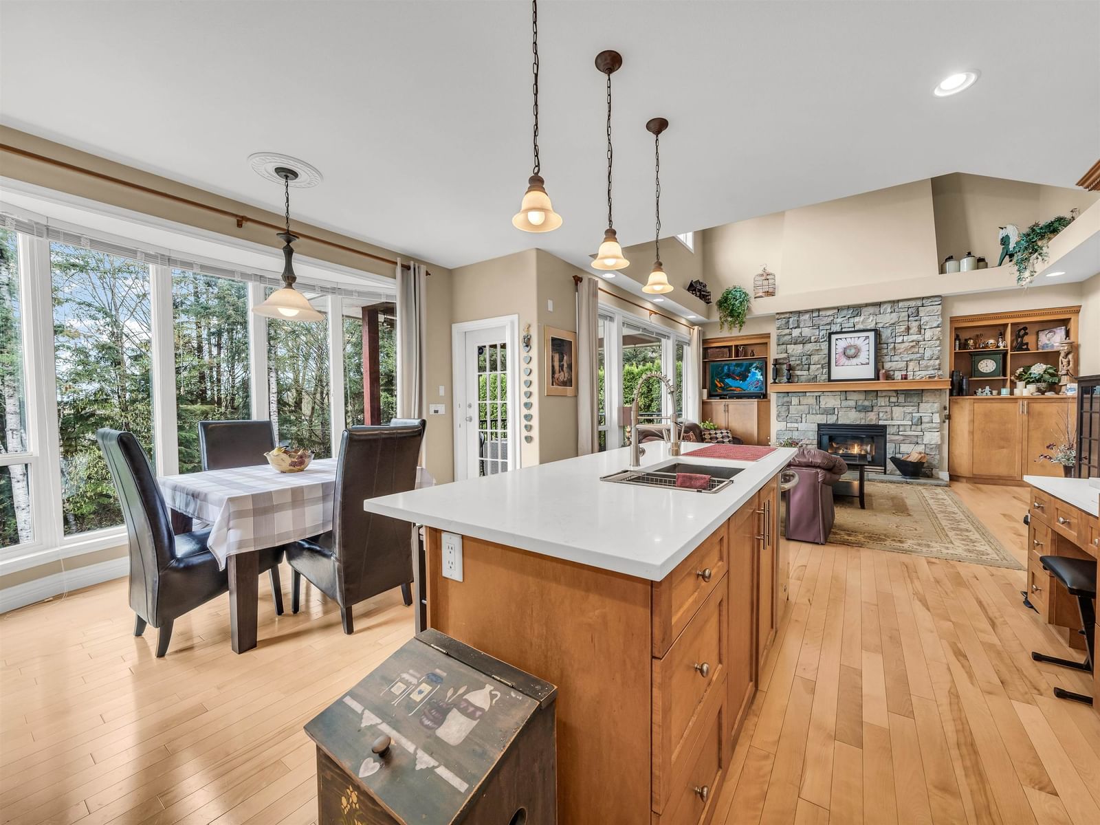 Listing Image 13